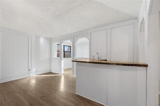 6930 Thornwood Dr in Dallas, TX - Building Photo - Building Photo