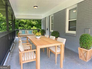 2107 Garden Cir in Decatur, GA - Foto de edificio - Building Photo