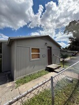 2812 Dixie Ave in Sarasota, FL - Building Photo