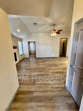 6030 Fox Run Way in Oklahoma City, OK - Building Photo - Building Photo