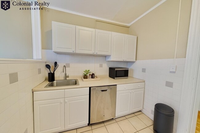 72 Egmont St in Brookline, MA - Building Photo - Building Photo