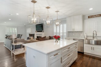6116 St Moritz Ave in Dallas, TX - Building Photo - Building Photo