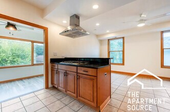 3913 N Kenneth Ave, Unit 2 in Chicago, IL - Building Photo - Building Photo