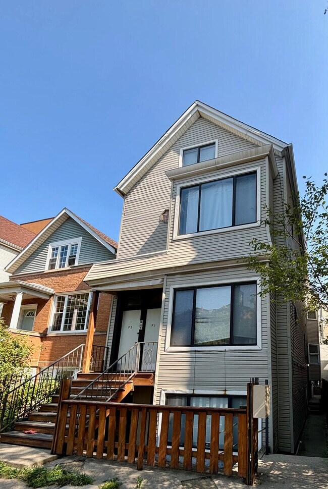 2525 N Ashland Ave, Unit 2F