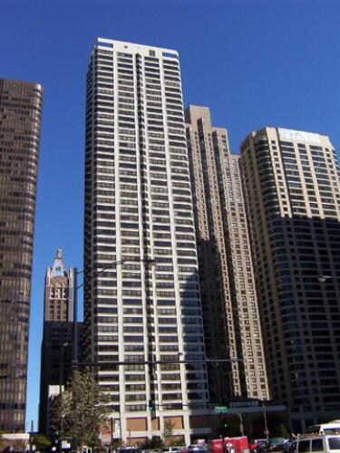 400 E Ohio St in Chicago, IL - Foto de edificio