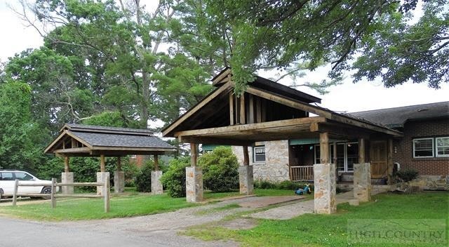 90 Glade Valley Church Rd in Glade Valley, NC - Building Photo