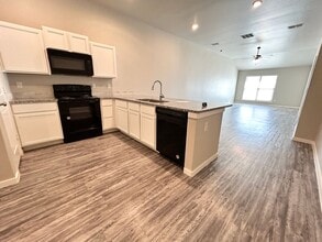 2110 Avenue J - B Ave in Lubbock, TX - Building Photo - Building Photo