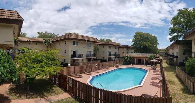 8500 SW 109th Ave in Miami, FL - Building Photo - Building Photo