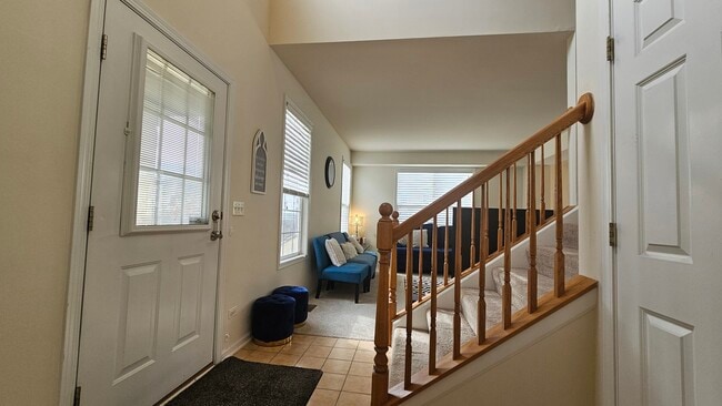 1268 Bradley Cir in Elgin, IL - Building Photo - Building Photo