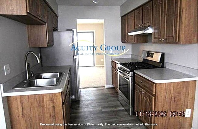 12114 Drake St NW in Minneapolis, MN - Building Photo - Building Photo