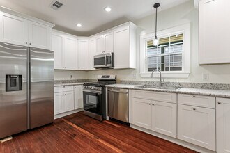 7737 S Claiborne Ave in New Orleans, LA - Building Photo - Building Photo