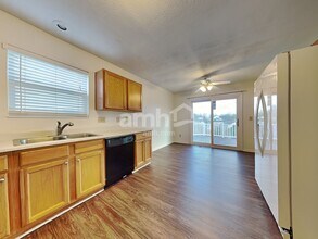 6312 Satin Wood Dr in Burlington, KY - Foto de edificio - Building Photo