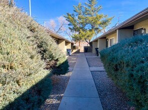 500 Ortiz Dr. SE in Albuquerque, NM - Building Photo - Interior Photo