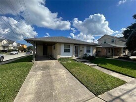 6573 Center St in New Orleans, LA - Building Photo