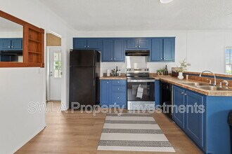 2141 Country Club Rd in Lake Charles, LA - Building Photo - Building Photo