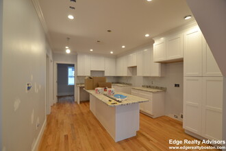 18 Bothwell Rd, Unit 1 in Boston, MA - Building Photo - Building Photo