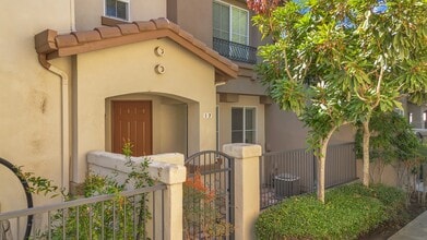 17 Sagamore in Irvine, CA - Building Photo - Building Photo