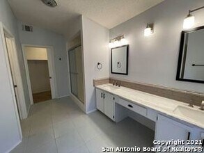 13923 Cedar Canyon in San Antonio, TX - Building Photo - Building Photo