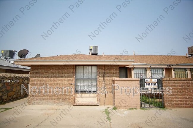 property at 2917 E Glen Dr