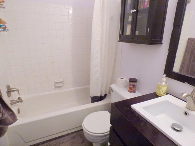 1916 17th St NW in Washington, DC - Building Photo - Building Photo