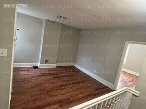 912 Mt Ephraim Ave in Camden, NJ - Building Photo - Building Photo