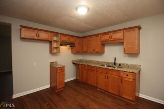 212 Wesley Way in Lagrange, GA - Building Photo - Building Photo
