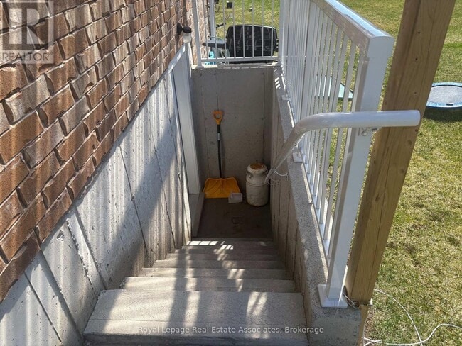 135 Monarch St in Welland, ON - Building Photo - Building Photo