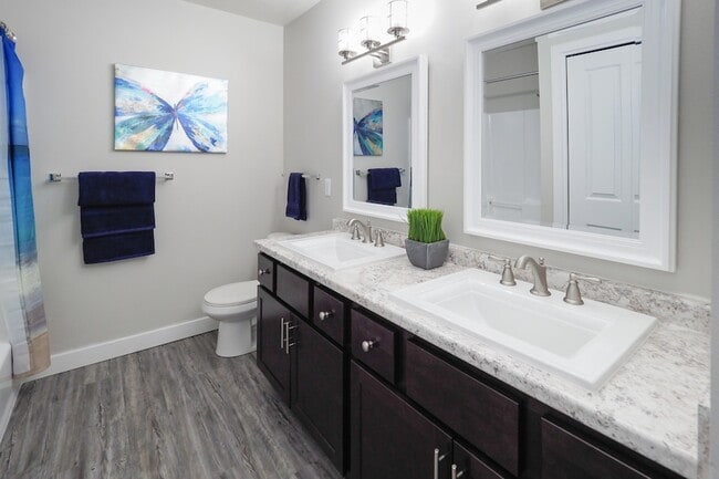 6639 Mill Creek Dr, Unit B in Kalamazoo, MI - Foto de edificio - Building Photo