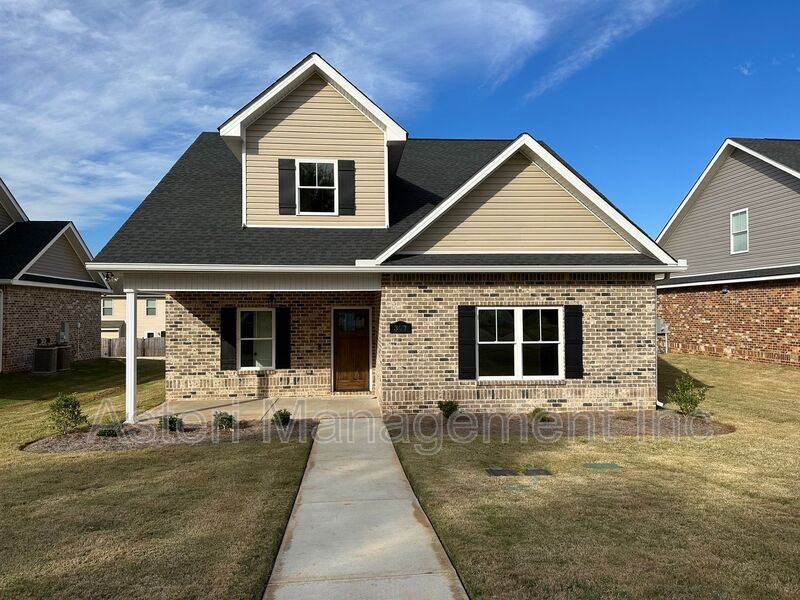 307 Charles Gray Blvd in Perry, GA - Building Photo