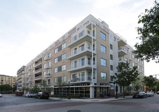 Haus 2828 in Dallas, TX - Foto de edificio - Building Photo