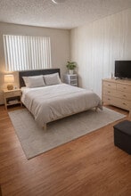 Regal Court Apartments in Louisville, CO - Foto de edificio - Building Photo