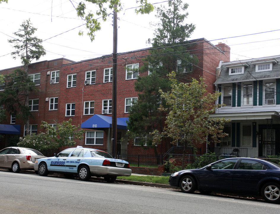 810 Longfellow St NW in Washington, DC - Building Photo