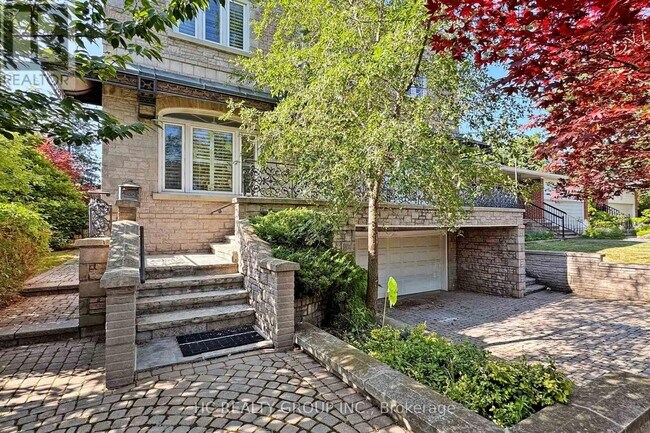 348 Greenfield Ave in Toronto, ON - Building Photo - Building Photo