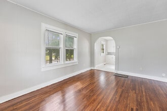 2801 W Maple St in Wichita, KS - Building Photo - Building Photo