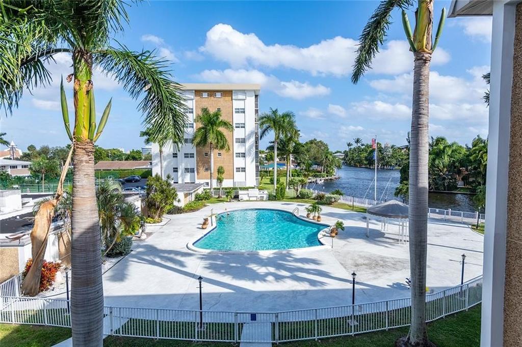 3020 NE 16th Ave, Unit 103 in Oakland Park, FL - Building Photo