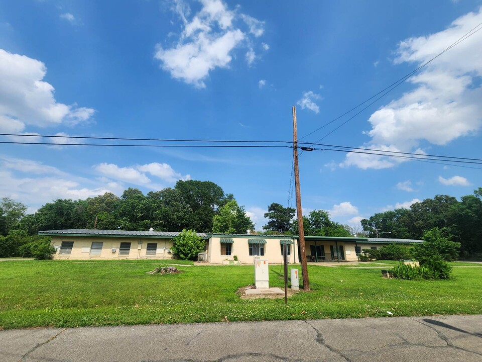 1209 S Bridge St in Morrilton, AR - Building Photo