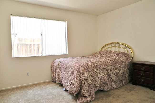 3112 Caminito Ln in Palmdale, CA - Building Photo - Building Photo