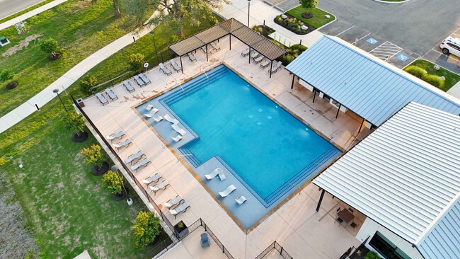 1512 Anhalt Rnch in New Braunfels, TX - Building Photo - Building Photo