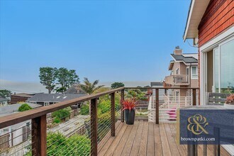 582 Sierra St in Moss Beach, CA - Building Photo - Building Photo