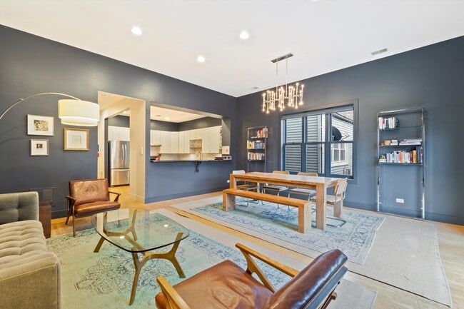 property at 4532 N Damen Ave