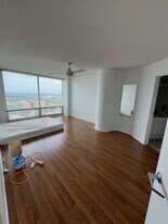 1720 Maple Ave, Unit 2440 in Evanston, IL - Building Photo