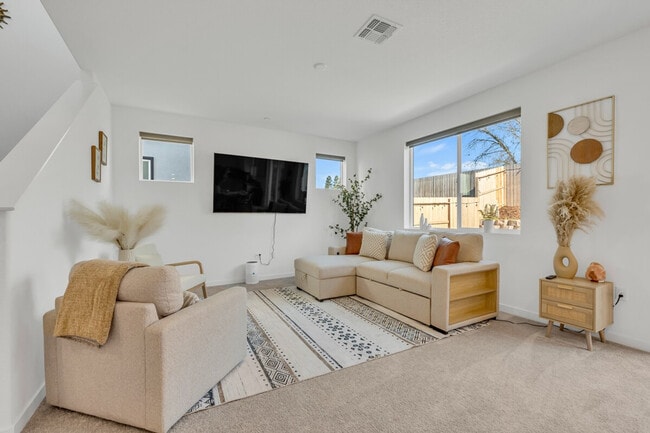 10035 Fletching Wy in Sacramento, CA - Building Photo - Building Photo