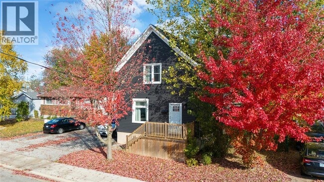 374 Kerby St in Petrolia, ON - Building Photo - Building Photo