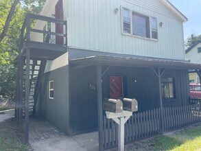 223 Edgington Ln in Wheeling, WV - Building Photo - Building Photo