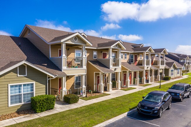 COTTON CROSSING in New Braunfels, TX - Foto de edificio - Building Photo