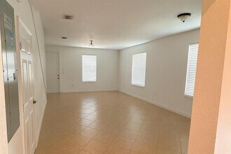 1130 SW 147th Ave in Pembroke Pines, FL - Building Photo - Building Photo