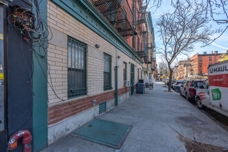 327-329 Franklin Ave in Brooklyn, NY - Building Photo - Building Photo