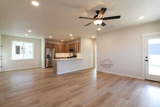 3669 Stonecap St in Richland, WA - Building Photo - Building Photo