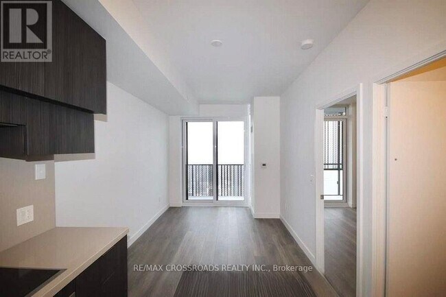3010-3018 EGLINTON Ave in Toronto, ON - Building Photo - Building Photo