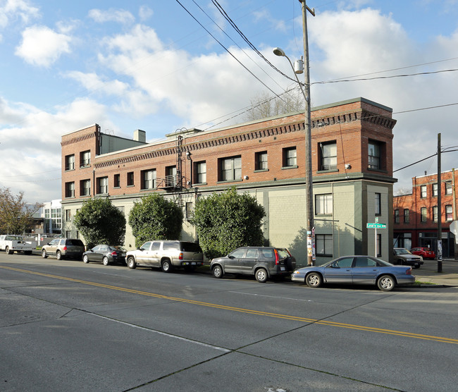 Curtiss Apartments in Seattle, WA - Building Photo - Building Photo